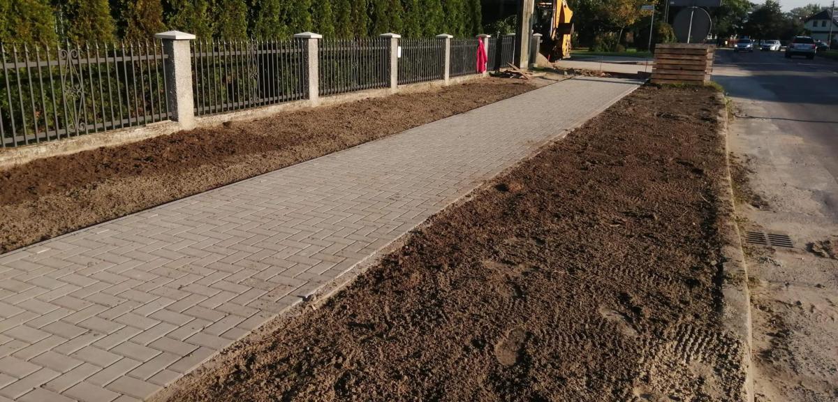 Wyremontowali chodnik. Nie ma już betonowych krzywych płyt