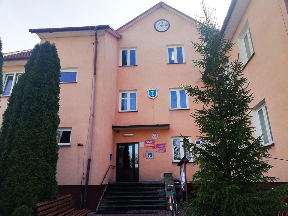 Urząd idzie z duchem czasu. Zapłacisz w nim nawet telefonem