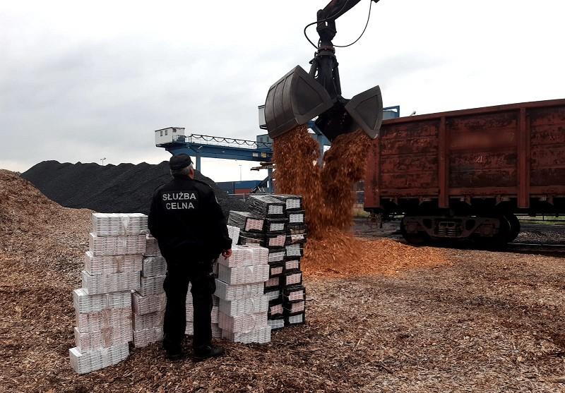 Papierosy warte ponad 160 tys. zostały na granicy