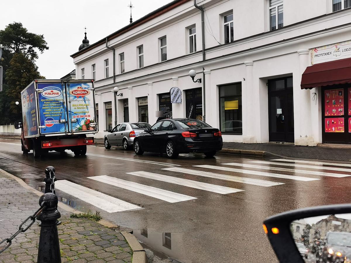 Potrąciła ją na przejściu