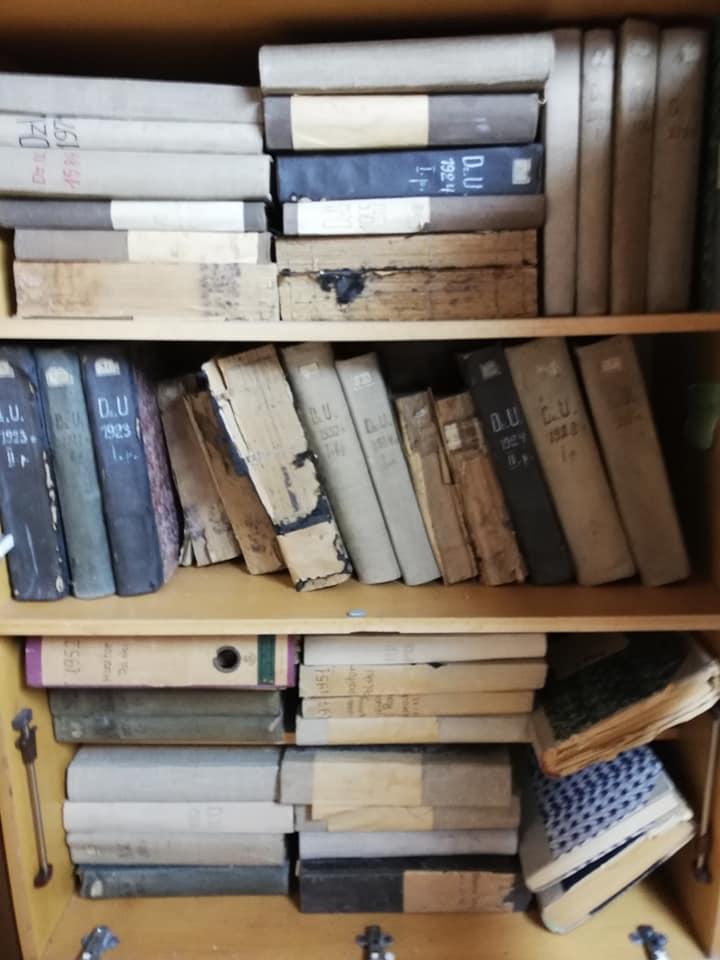 Odnaleźli przedwojenne dzienniki na strychu urzędu