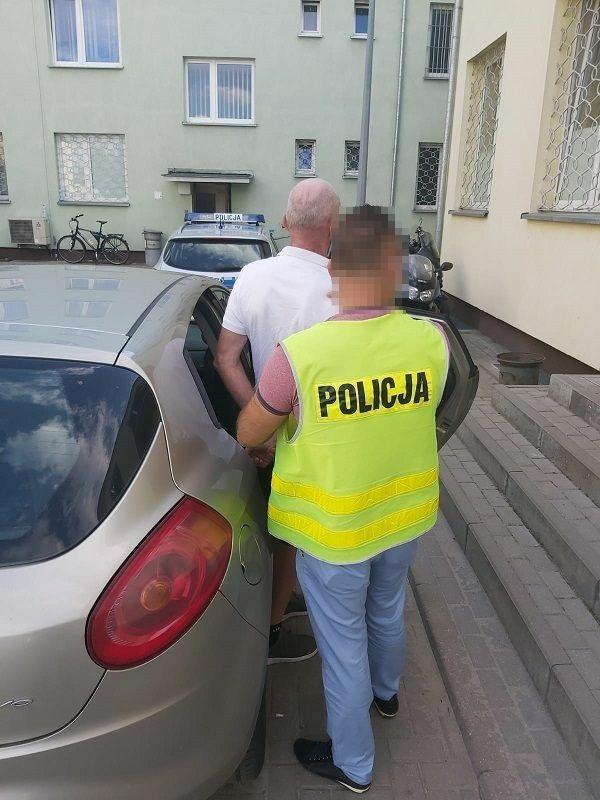 Ma zakaz zbliżania się do partnerki syna