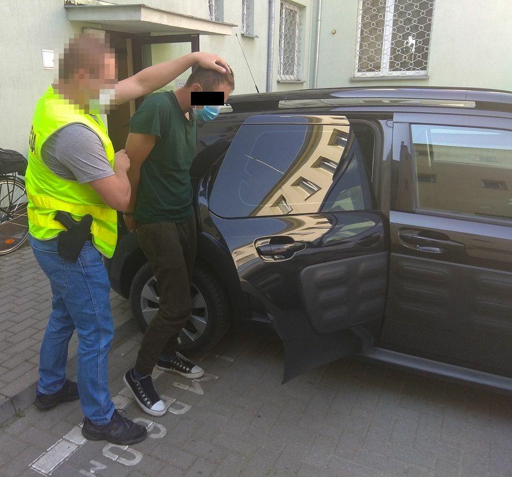 Ukradli samochód na sprzedaż. Jednak odstawili go na miejsce