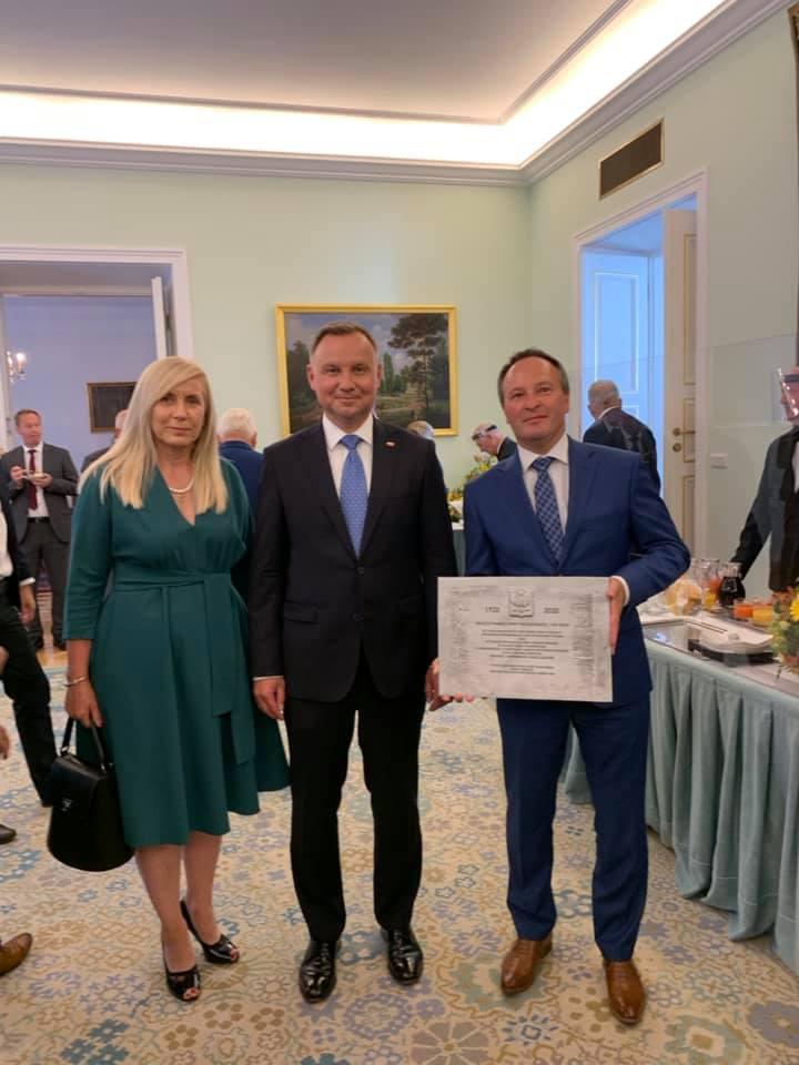 Prezydent wręczył pamiątkową tablicę