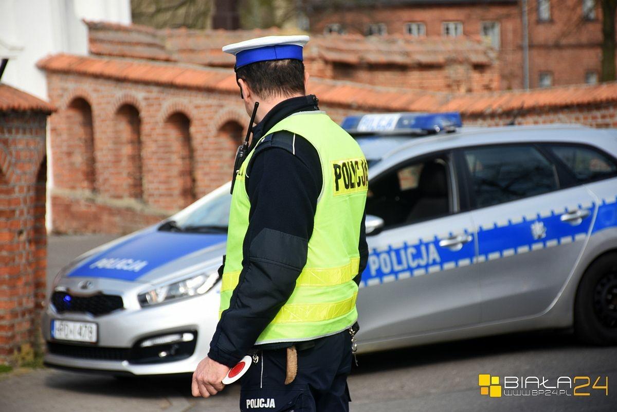 Kompletnie pijany udał się w podróż oplem