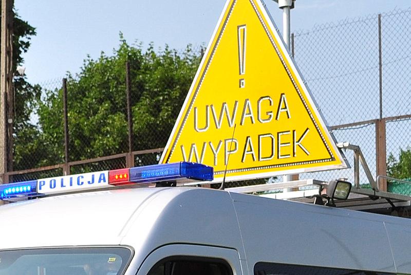 Skręcała i spadła z roweru