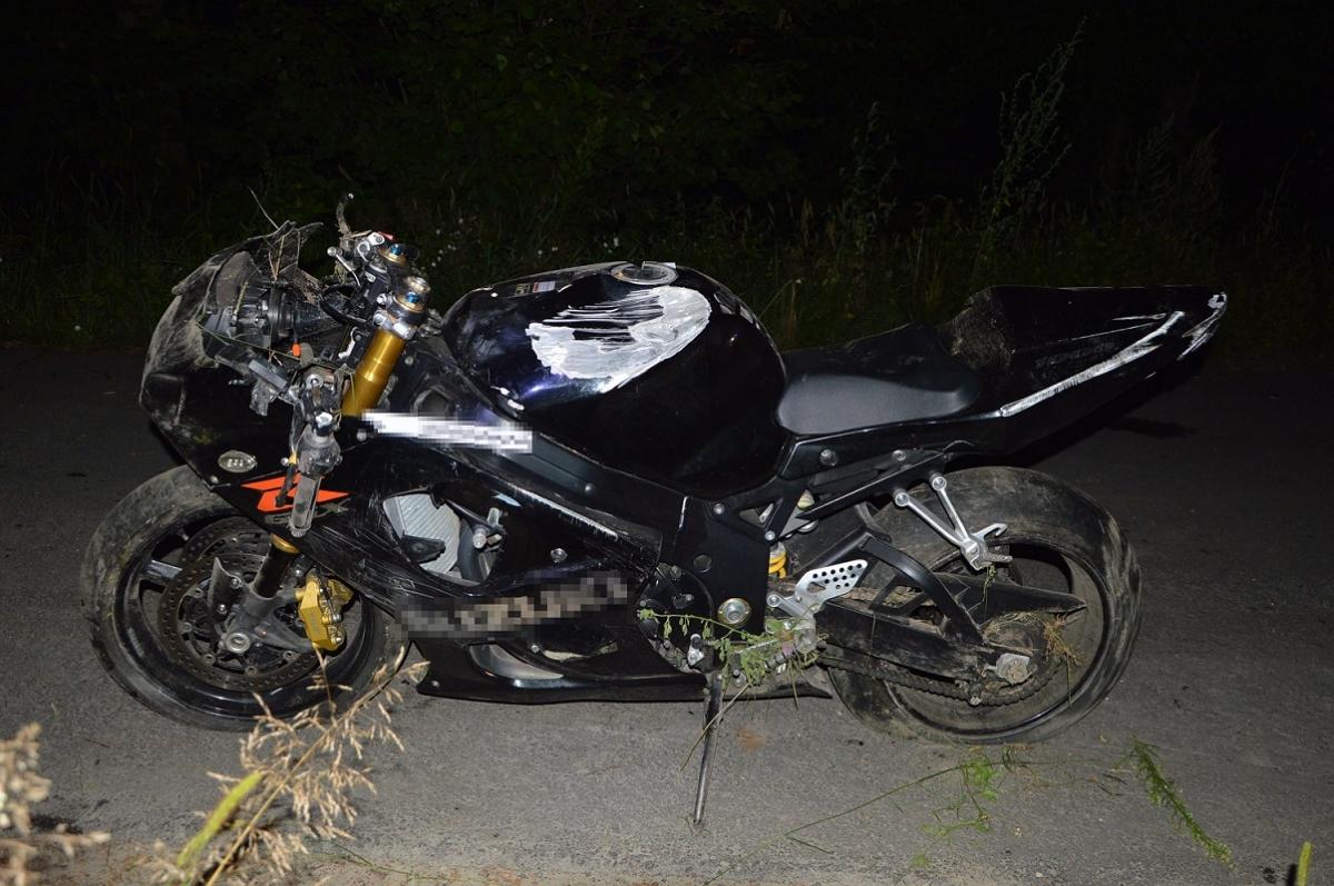 Stracił panowanie nad motocyklem. Zjechał do rowu