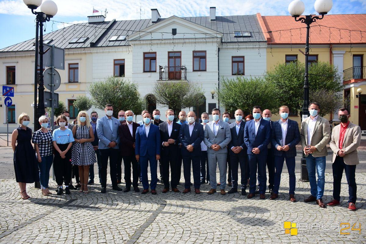 Samorządowcy popierają Trzaskowskiego
