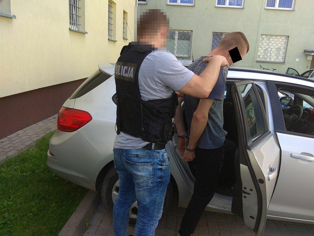 Jeździli pijani autem. Pobili tego, który zwrócił im uwagę