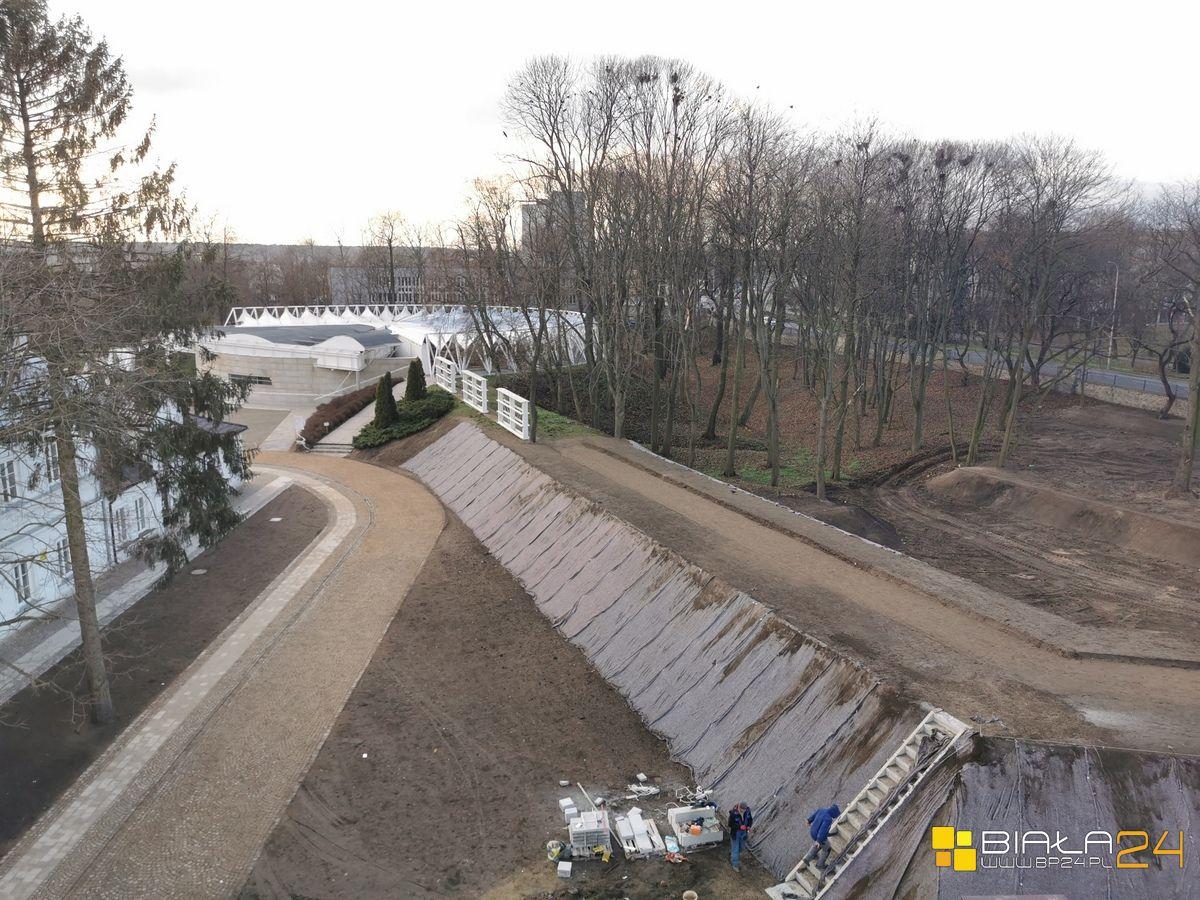 Przedpremiera amfiteatru. Kino pod "chmurką"