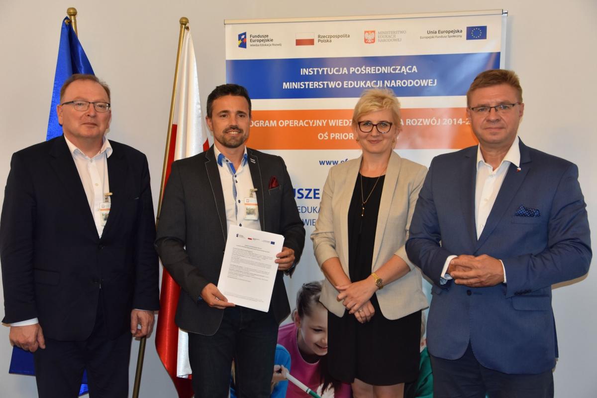 Ponad milion na wsparcie szkół