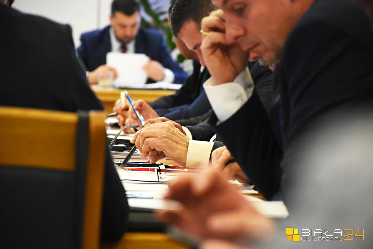 20 radnych zagłosowało za udzieleniem absolutorium prezydentowi