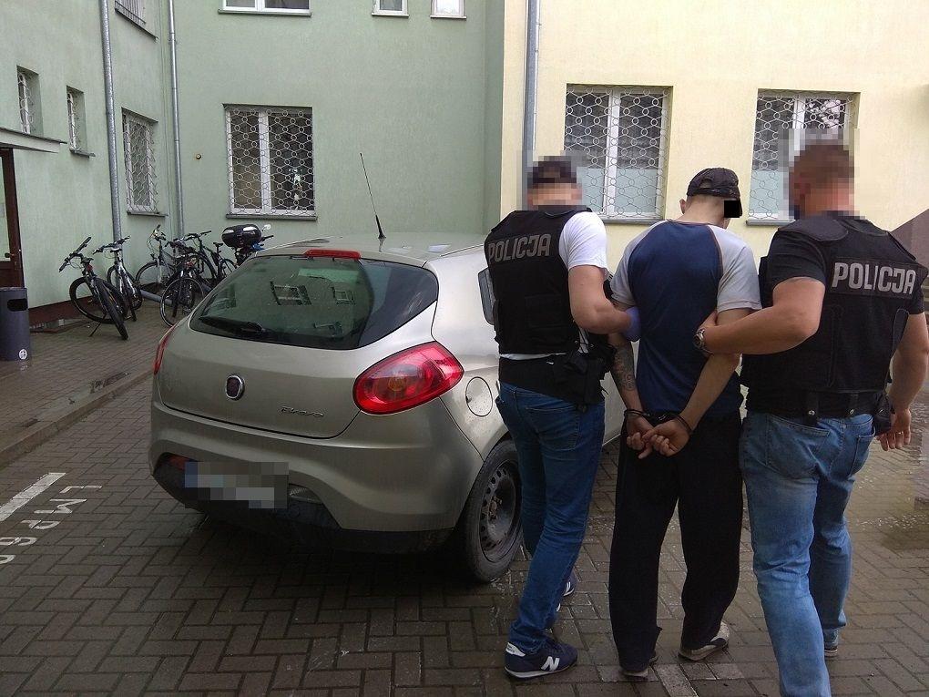 Recydywista schował narkotyki w pudełku po lodach
