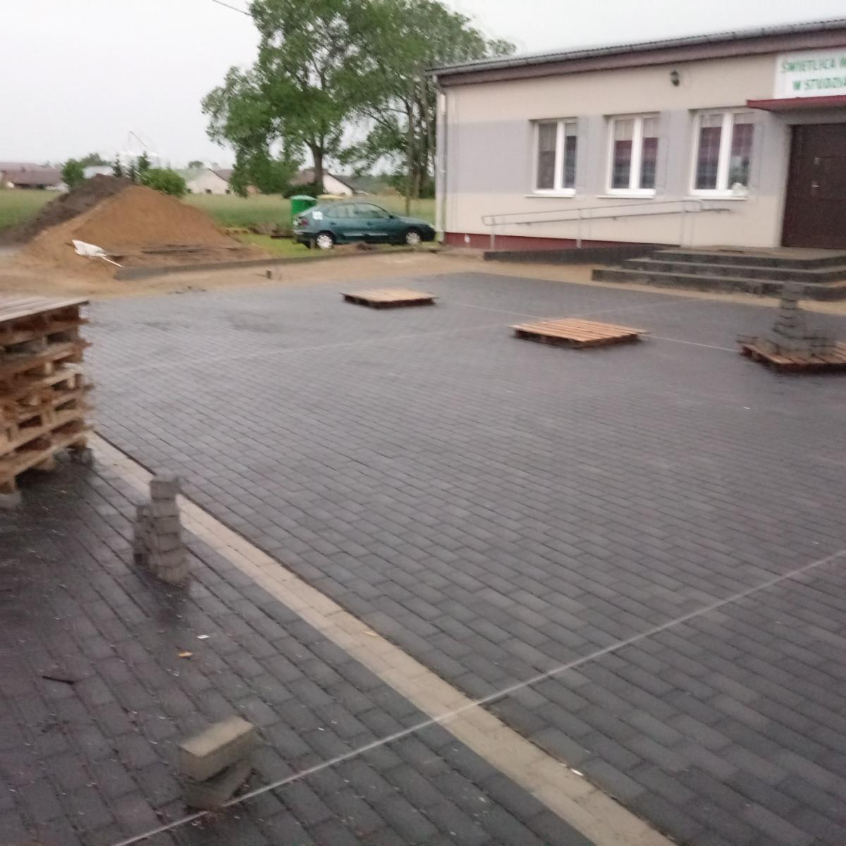 Świetlica w Studziance z nowym placem