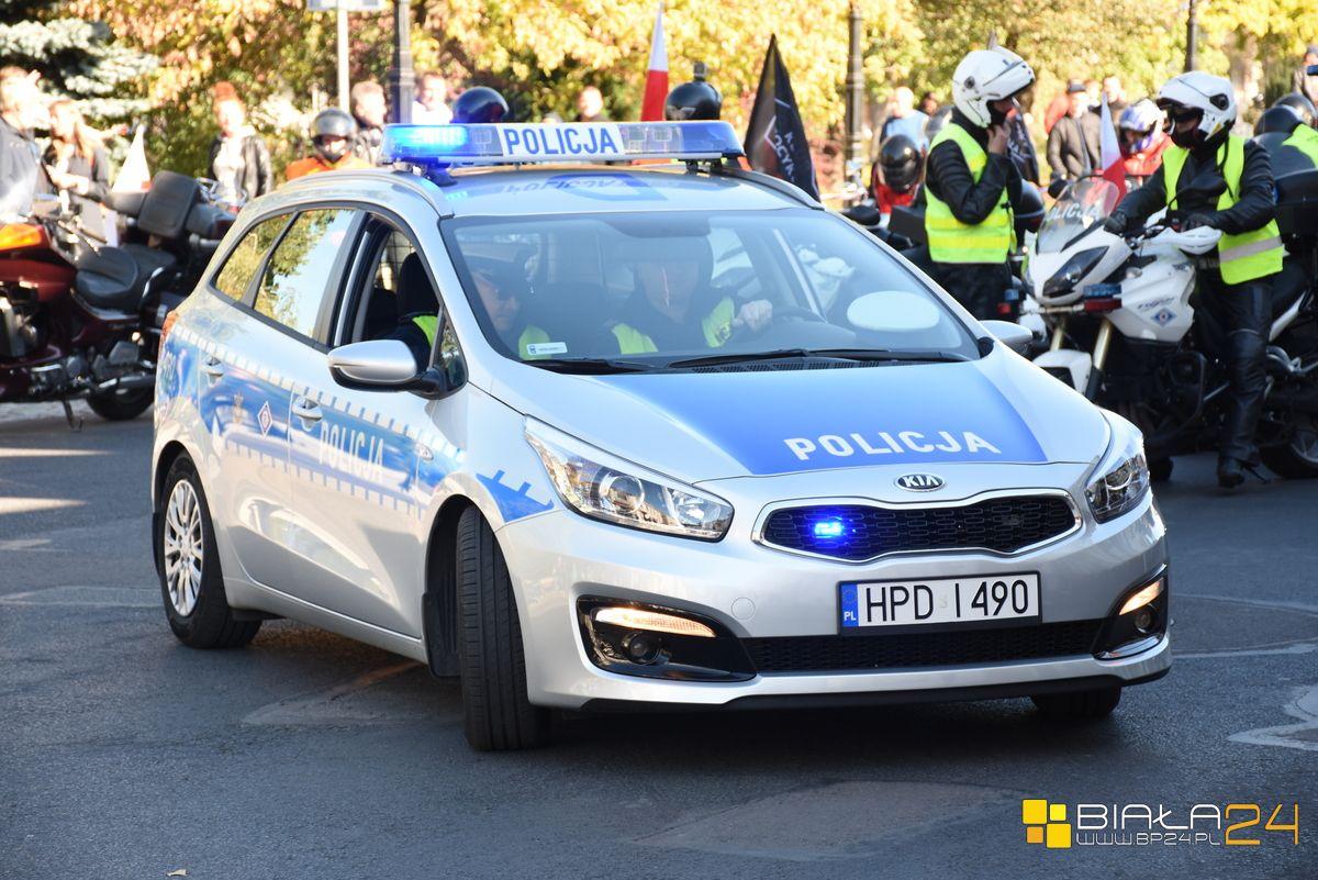 Pomazał ścianę, drzwi i rolety
