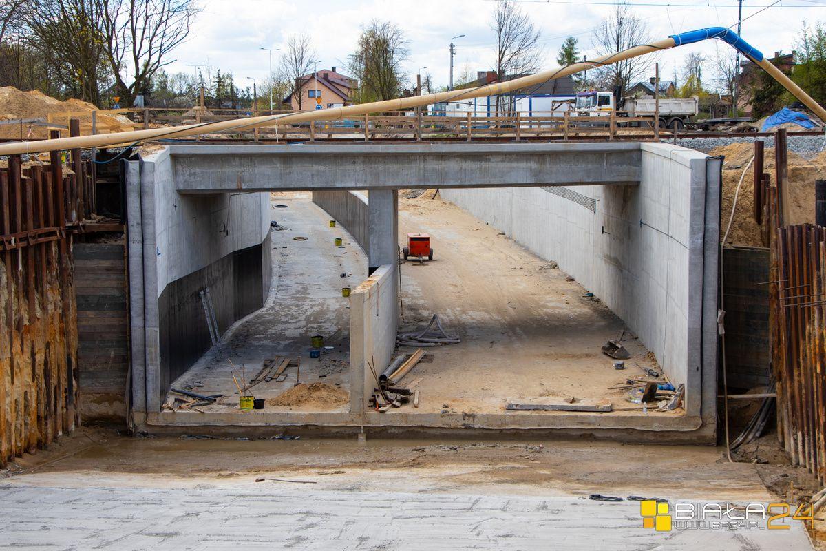 Budują drogi dojazdowe do tunelu