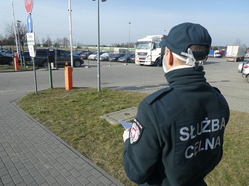 Walczą z przemytem i koronawirusem