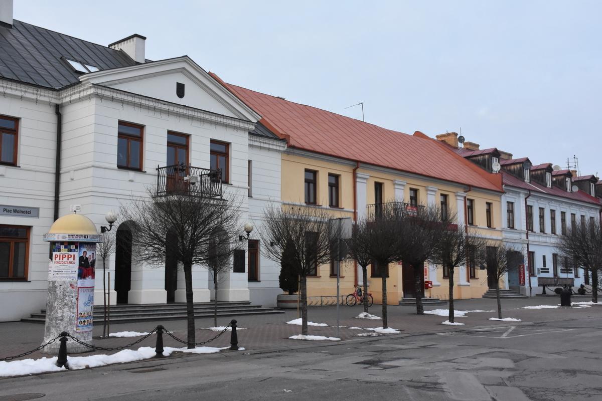 Nauczyciele pozostają w gotowości. Mogą być wezwani przez dyrektora