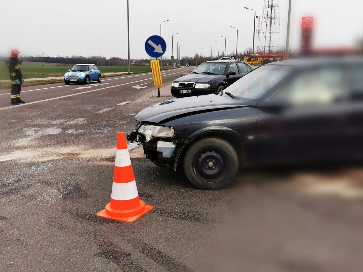 Wyjechała na krajówkę. Doprowadziła do zderzenia