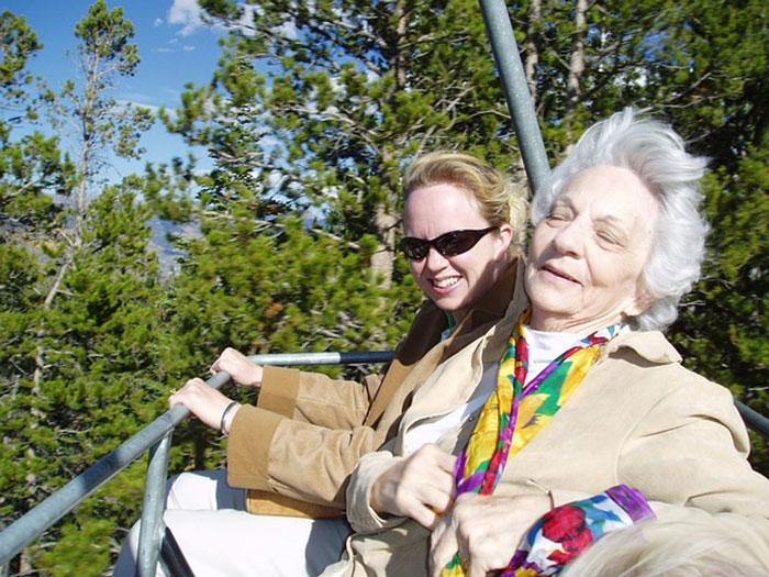 Opieka nad seniorami w Niemczech – czego się spodziewać?