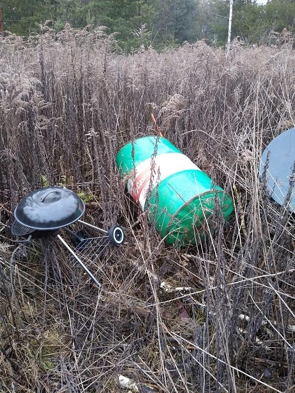 Robili "bazę" z kradzionych mebli