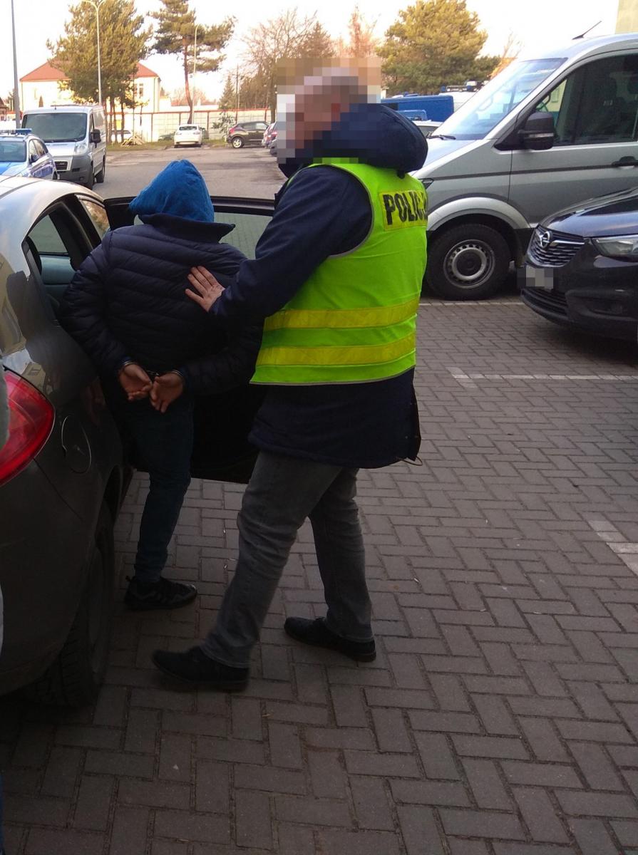 Pokoje na godziny, a w nich prostytutki