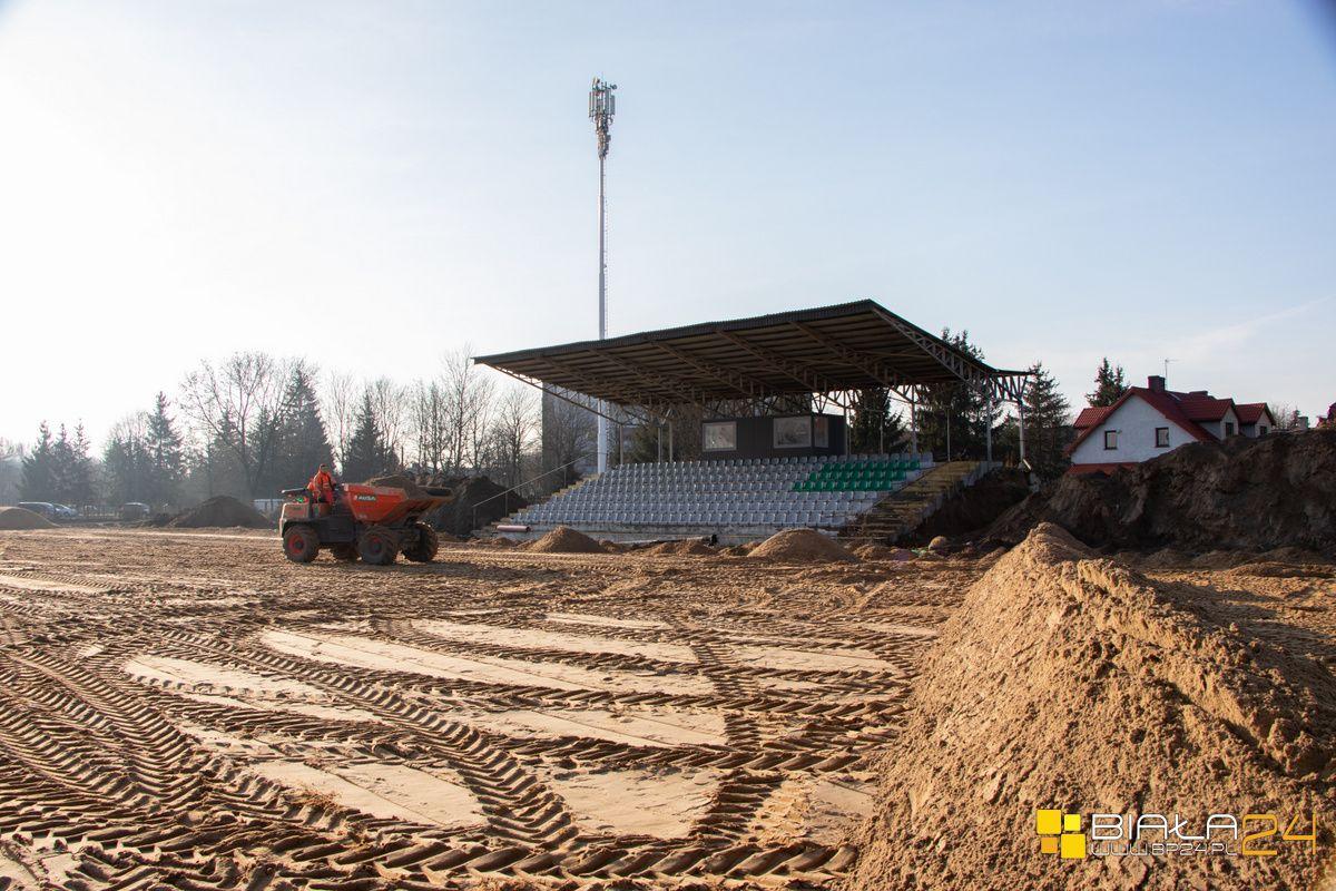Prace na murawie idą do przodu. W maju będzie gotowa