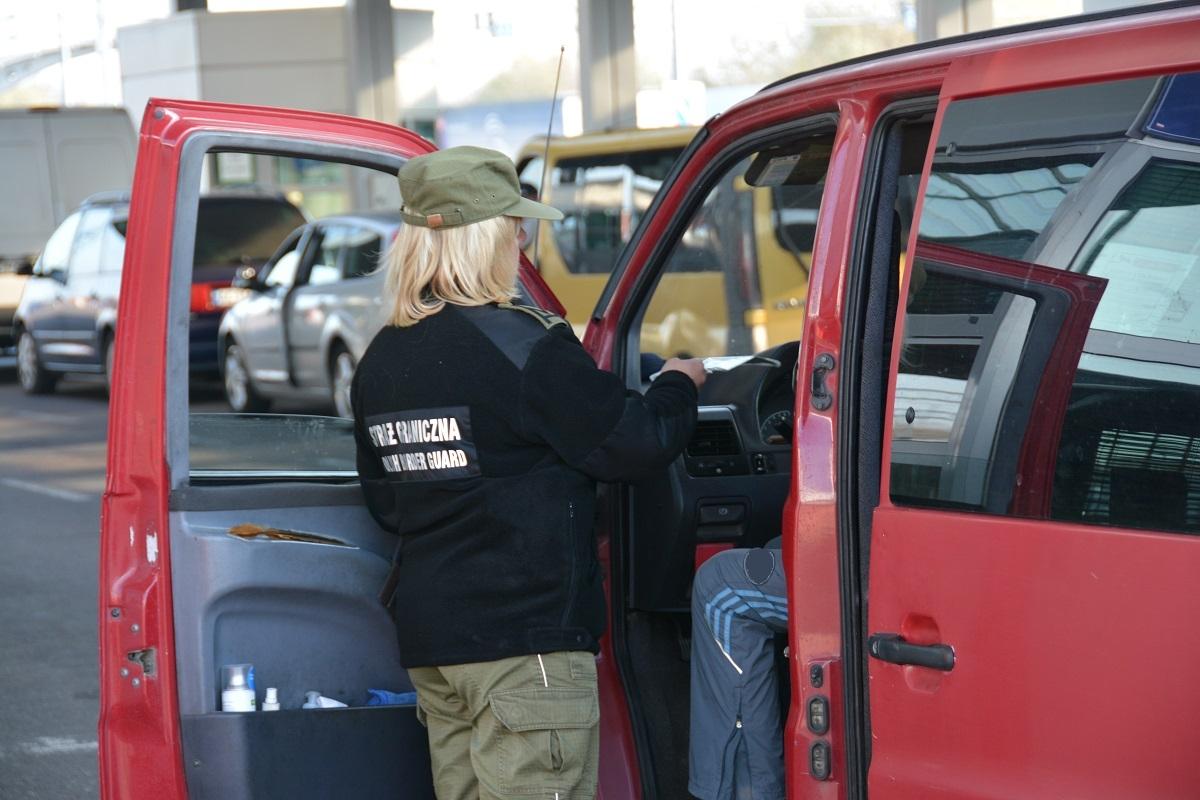 Granicznicy zatrzymali auto z cofniętym licznikiem