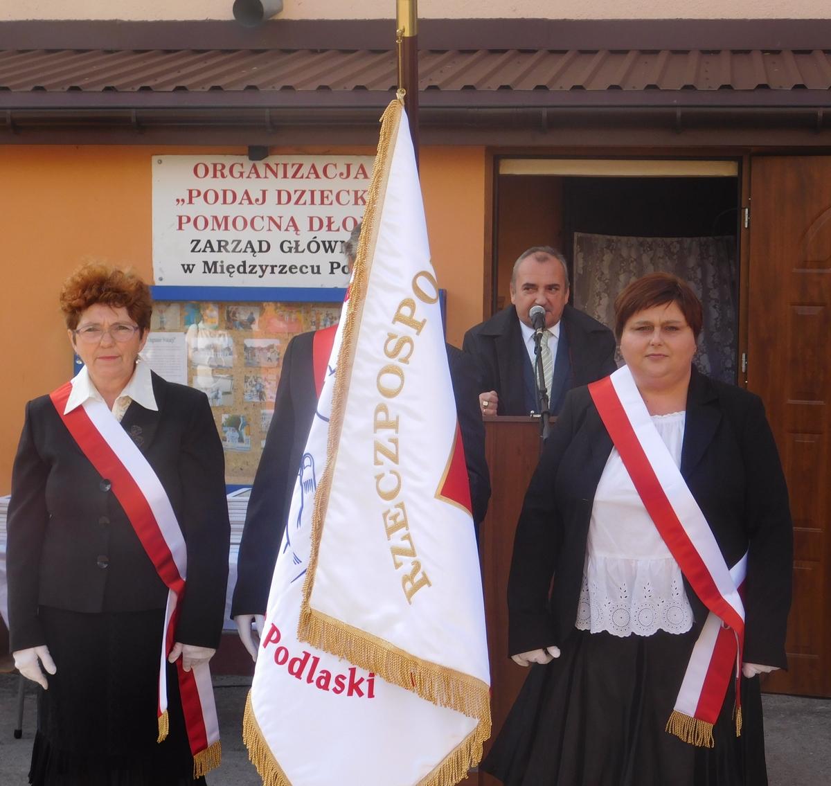 Podają dzieciom dłoń od 26 lat