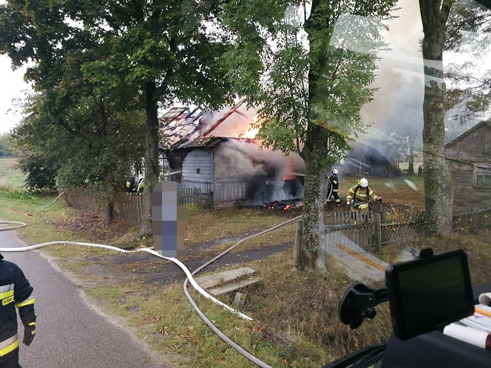 Spłonął dom na wsi. Mieszkały w nim dwie osoby