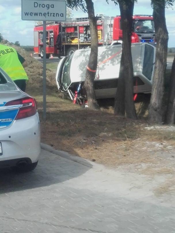 Wjechał w pracowników drogowych. Jeden nie żyje, drugi rany
