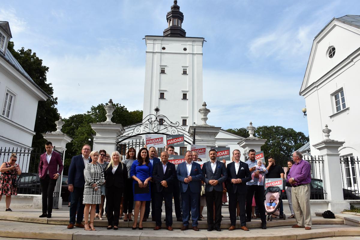 Chcą zakończyć wojnę polsko-polską. KO rozpoczyna kampanię