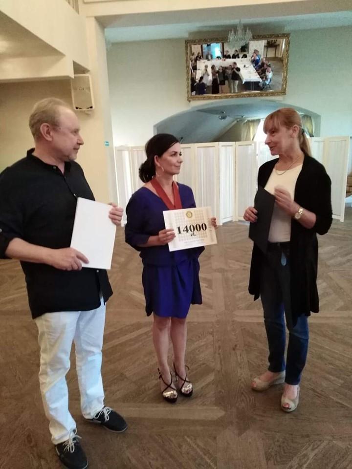 Oficjalnie przekazano 14 tysięcy szkole