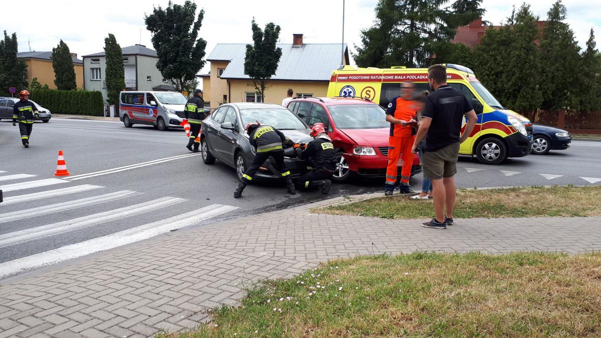 Zabrakło ostrożności. Samochody rozbite