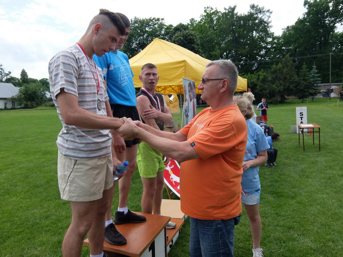 Wysokie miejsca na biegach przełajowych