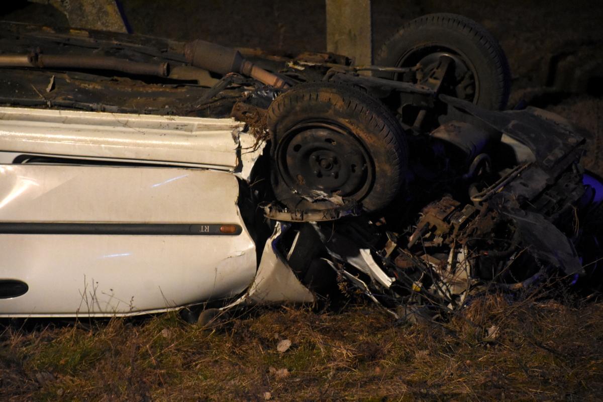 Trafił w jedyny słup przy drodze. Przewieziono go do szpitala