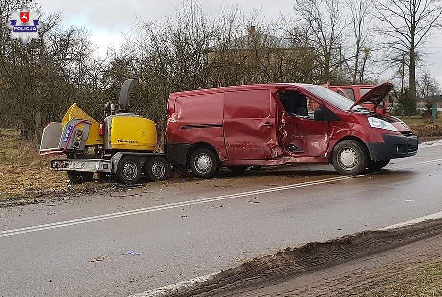 Tragedia na drodze. Mężczyzna zginął pod kołami samochodu