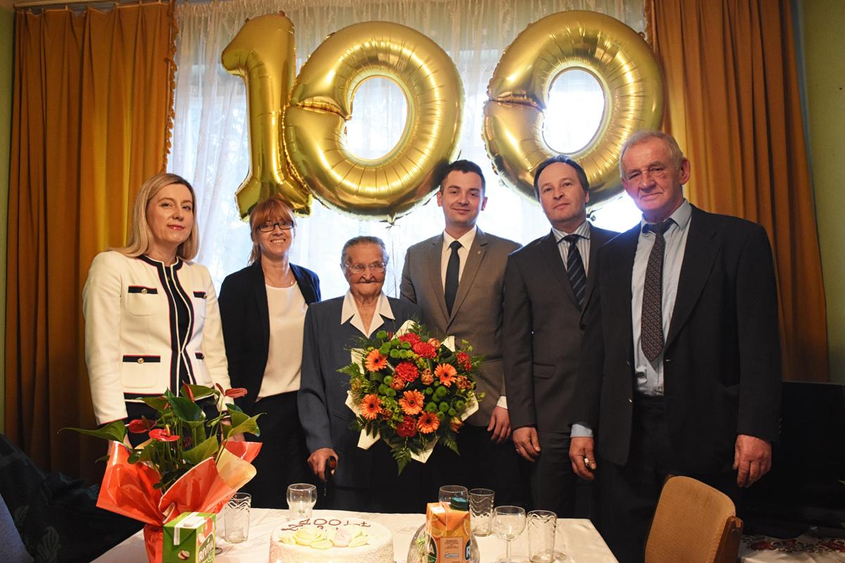 Ma 100 lat i trzyma formę. Zofia Jaszczuk świętowała urodziny