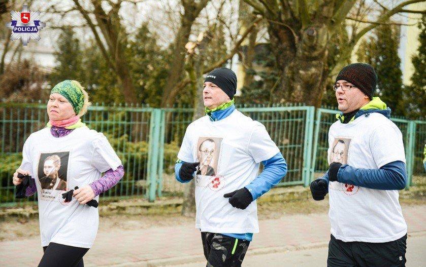 Policjanci także pobiegli “Tropem Wilczym”