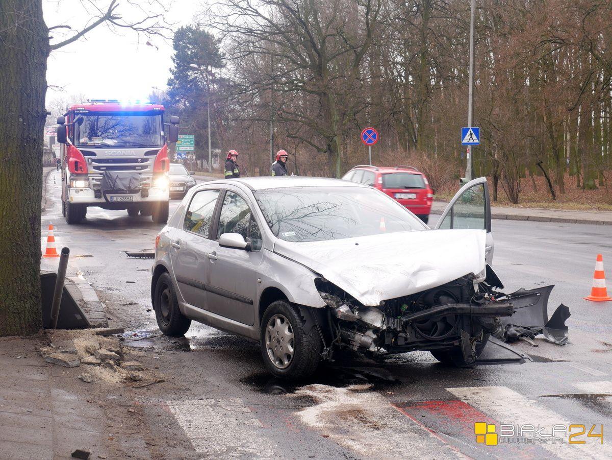 Wymusiła pierwszeństwo. Zablokowala pas ruchu