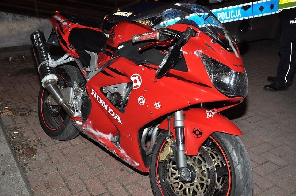 Przez nieuwagę doprowadziła do zderzenia z motocyklem