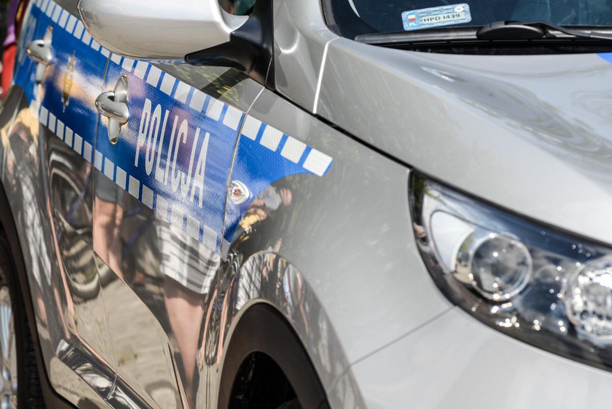 Ślisko na drogach. Wjechała wprost pod ciężarówkę