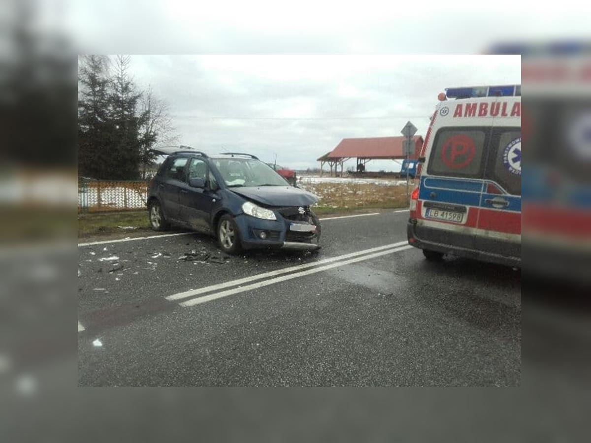 Na zakręcie zjechała na przeciwny pas. Dwie osoby zostały ranne