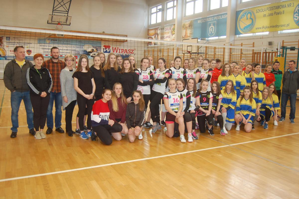 Międzyrzeckie siatkarki z awansem