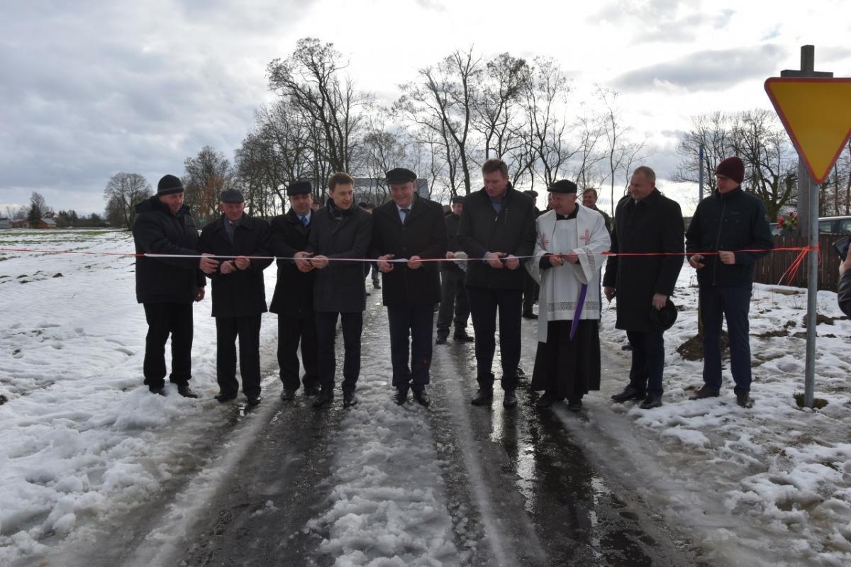 Droga pochłonęła prawie 880 tysięcy. Jest już otwarta