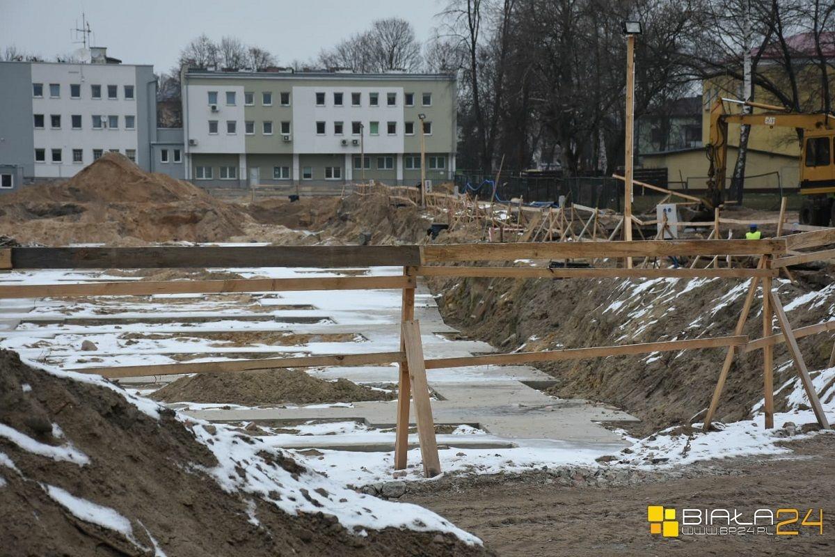 Miasto zerwało umowę z wykonawcą stadionu