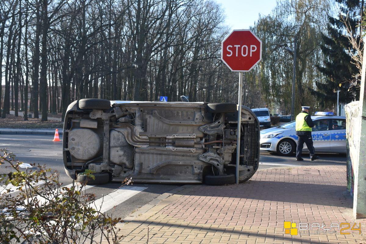 Zatrzymał się na stopie