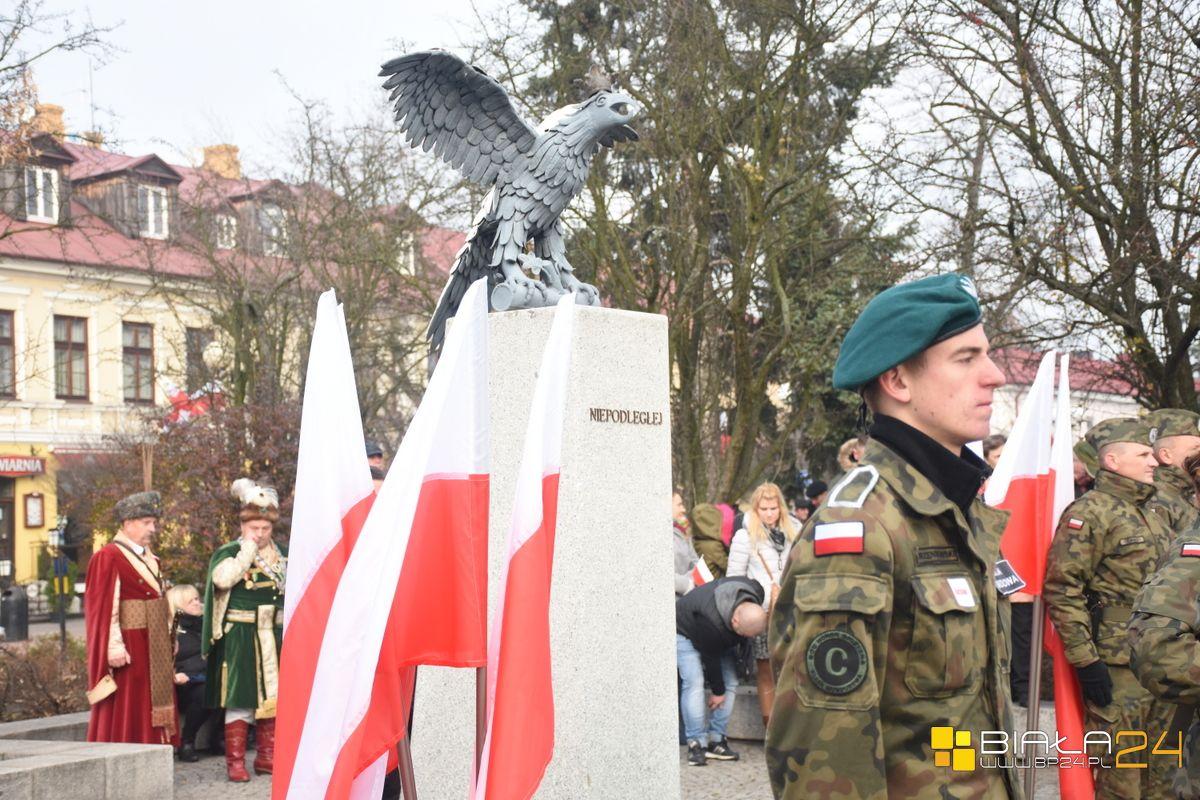 Koncert, medale i skwer z cokołem na Święto Niepodległości
