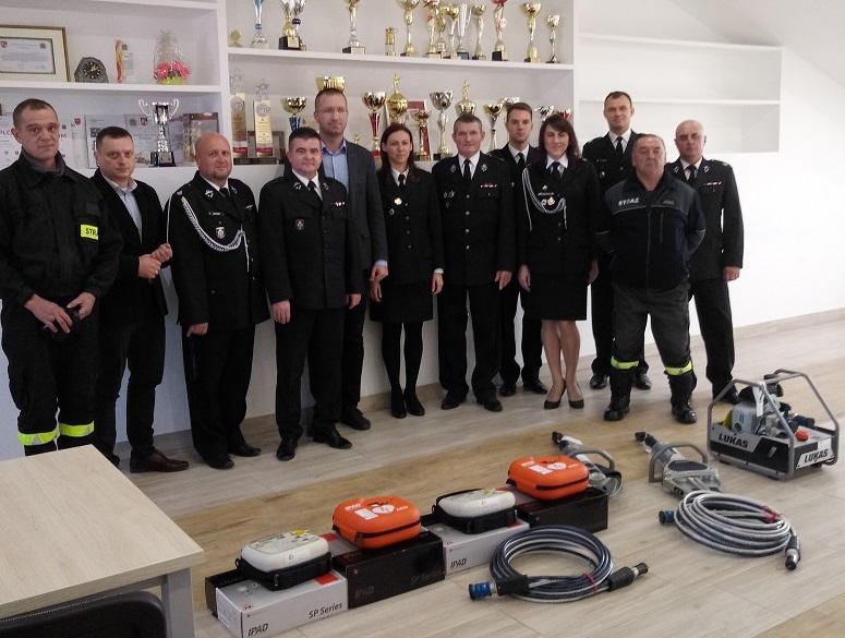 Strażacy z Chotyłowa i Piszczaca otrzymali nowy sprzęt