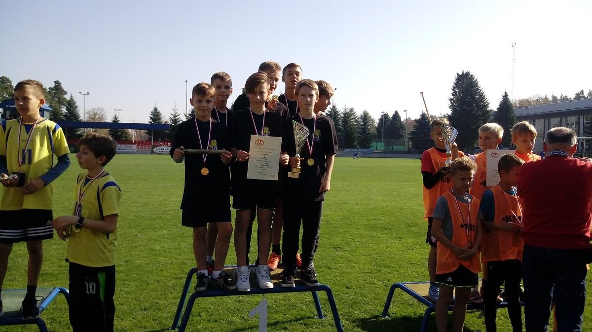 „Dziewiątka” na podium w biegach przełajowych